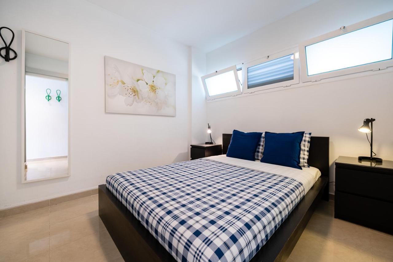 Huoneisto Colins Sea Views